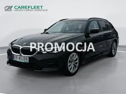 Czarny Używany 2020 BMW 320 Advantage Kombi | 100 500 zł (Dość drogi)