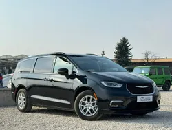 Czarny (metalik) Używany 2023 Chrysler Pacifica SUV | 169 900 zł (Dość drogi)