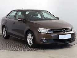 Brązowy Używany 2012 VW Jetta Sedan/Limuzyna | 26 999 zł (Uczciwa cena)