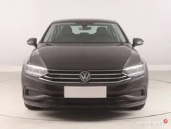 Brązowy Używany 2020 VW Passat Sedan/Limuzyna | 65 999 zł (Uczciwa cena)