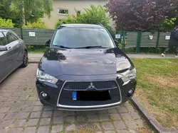 Czarny Używany 2011 Mitsubishi Outlander SUV | 20 000 zł