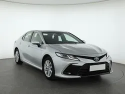 Srebrny Używany 2021 Toyota Camry Sedan/Limuzyna | 111 999 zł (Dość drogi)