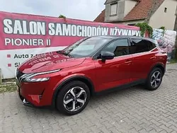Czerwony Używany 2023 Nissan Qashqai SUV | 109 900 zł (Dość drogi)