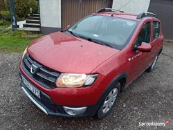 Czerwony Używany 2013 Dacia Sandero Stepway Hatchback | 20 400 zł