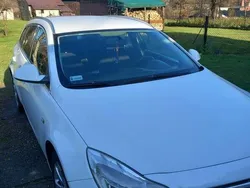 Biały Używany 2011 Opel Insignia Kombi | 16 400 zł (Dobra cena)