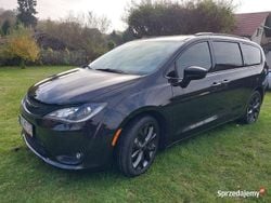 Czarny Używany 2020 Chrysler Pacifica SUV | 100 000 zł (Super Cena)
