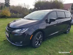 Czarny Używany 2020 Chrysler Pacifica SUV | 100 000 zł (Super Cena)