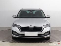 Srebrny Używany 2022 Skoda Octavia Kombi | 72 999 zł (Uczciwa cena)