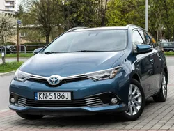 Niebieski Używany 2016 Toyota Auris Hybrid Kombi | 58 900 zł (Uczciwa cena)