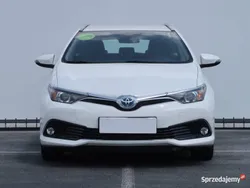 Biały Używany 2015 Toyota Auris Hybrid Kombi | 47 999 zł (Super Cena)