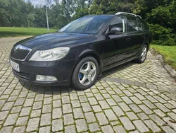 Czarny Używany 2010 Skoda Octavia Kombi | 21 900 zł (Dość drogi)