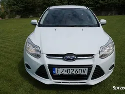 Biały Używany 2013 Ford Focus Hatchback | 22 999 zł (Uczciwa cena)
