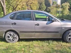 Szary Używany 2003 Seat Cordoba Sedan/Limuzyna | 4999 zł