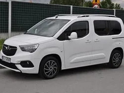 Biały Używany 2018 Opel Combo Minivan | 43 900 zł (Dobra cena)