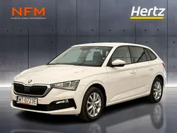 Biały Używany 2021 Skoda Scala Ambition Hatchback | 42 900 zł (Uczciwa cena)