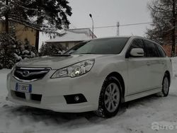 Biały metalik Używany 2011 Subaru Legacy | 45 900 zł