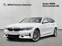 Mineral white metallic metalizowany Używany 2021 BMW 320 Luxury Line Kombi | 129 700 zł (Uczciwa cena)