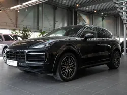 Jet black metallic Używany 2021 Porsche Cayenne SUV | 369 900 zł (Drogi)