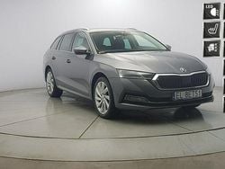 Szary (metalik) Używany 2022 Skoda Octavia Style Kombi | 84 850 zł (Dość drogi)
