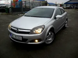 Srebrny (metalik) Używany 2005 Opel Astra Coupe | 15 900 zł (Drogi)