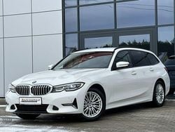 Biały Używany 2020 BMW 320 Comfort Edition Kombi | 89 999 zł (Dobra cena)