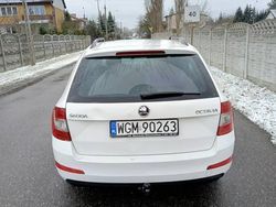 Biały Używany 2016 Skoda Octavia Kombi | 13 300 zł (Dobra cena)