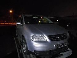 Srebrny Używany 2004 VW Touran Minivan | 2999 zł