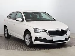 Biały Używany 2022 Skoda Scala Hatchback | 61 499 zł (Dobra cena)