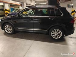 Czarny Używany 2017 VW Touran Minivan | 62 900 zł