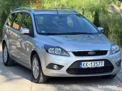 Srebrny Używany 2009 Ford Focus Sedan/Limuzyna | 10 900 zł (Uczciwa cena)