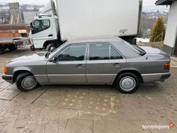 Używany 1990 Mercedes E250 | 26 900 zł