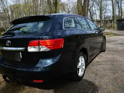 Inny kolor Używany 2011 Toyota Avensis Kombi | 31 900 zł (Dość drogi)