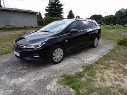Czarny Używany 2019 Opel Astra Essentia Sedan/Limuzyna | 43 500 zł