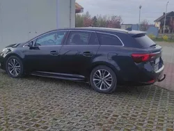 Zielony Używany 2015 Toyota Avensis Kombi | 46 000 zł (Uczciwa cena)