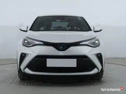 Biały Używany 2022 Toyota C-HR SUV | 107 999 zł (Uczciwa cena)