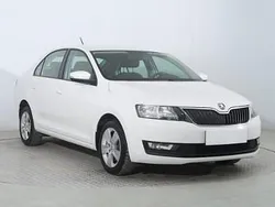 Biały Używany 2018 Skoda Rapid Hatchback | 34 999 zł (Uczciwa cena)