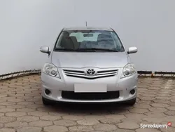 Srebrny Używany 2013 Toyota Auris Hatchback | 26 999 zł (Uczciwa cena)