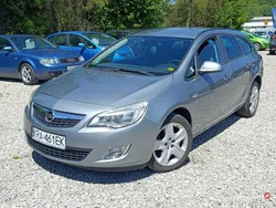 Szary Używany 2011 Opel Astra Kombi | 22 900 zł (Dobra cena)