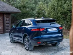 Niebieski ciemny (metalik) Używany 2017 Jaguar F-Pace Portfolio SUV | 94 777 zł (Uczciwa cena)