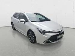 Biały Używany 2024 Toyota Corolla Kombi | 98 400 zł (Uczciwa cena)