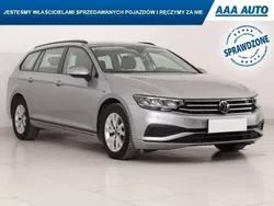 Srebrny Używany 2021 VW Passat | 67 499 zł (Dobra cena)