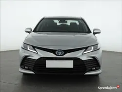 Srebrny Używany 2021 Toyota Camry Sedan/Limuzyna | 111 999 zł (Dobra cena)