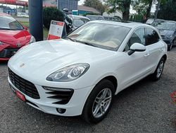 Biały Używany 2017 Porsche Macan SUV | 149 900 zł