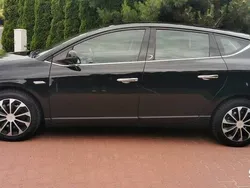Czarny Używany 2010 Lancia Delta Hatchback | 11 900 zł