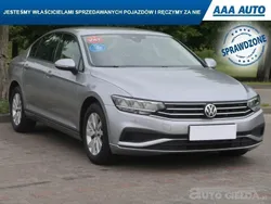 Srebrny Używany 2020 VW Passat | 62 999 zł (Dobra cena)