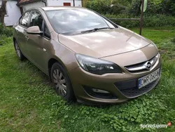 Brązowy Używany 2013 Opel Astra Sedan/Limuzyna | 24 900 zł (Dobra cena)