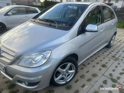 Srebrny Używany 2010 Mercedes B200 Minivan | 21 500 zł