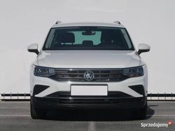 Biały Używany 2021 VW Tiguan SUV | 107 999 zł (Uczciwa cena)