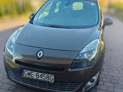Brązowy Używany 2010 Renault Grand Scénic III Minivan | 17 000 zł (Uczciwa cena)