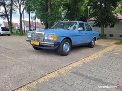 Niebieski Używany 1982 Mercedes E300 Sedan/Limuzyna | 19 500 zł